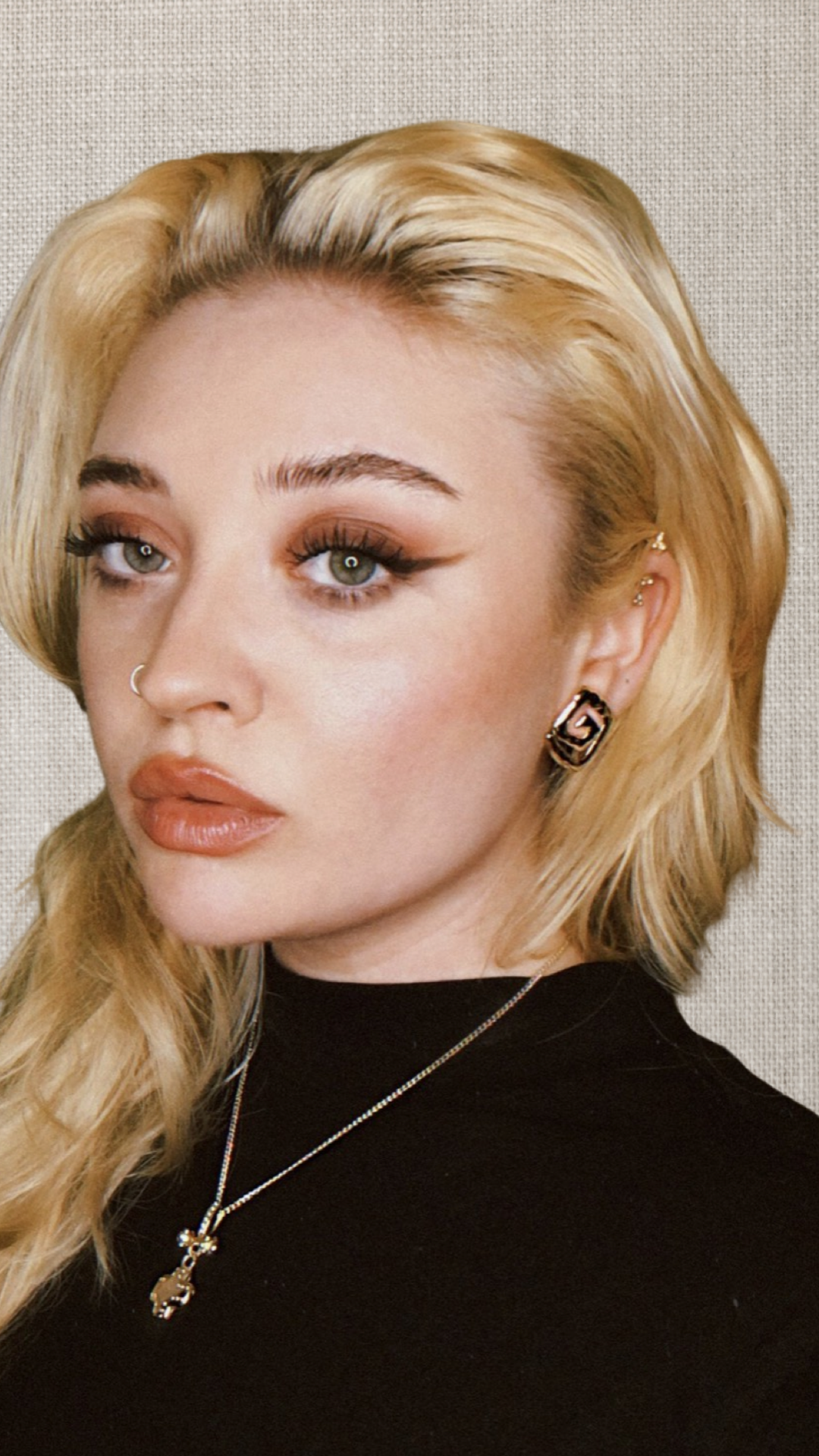 1990s Large Swirl Stud Earrings - Post