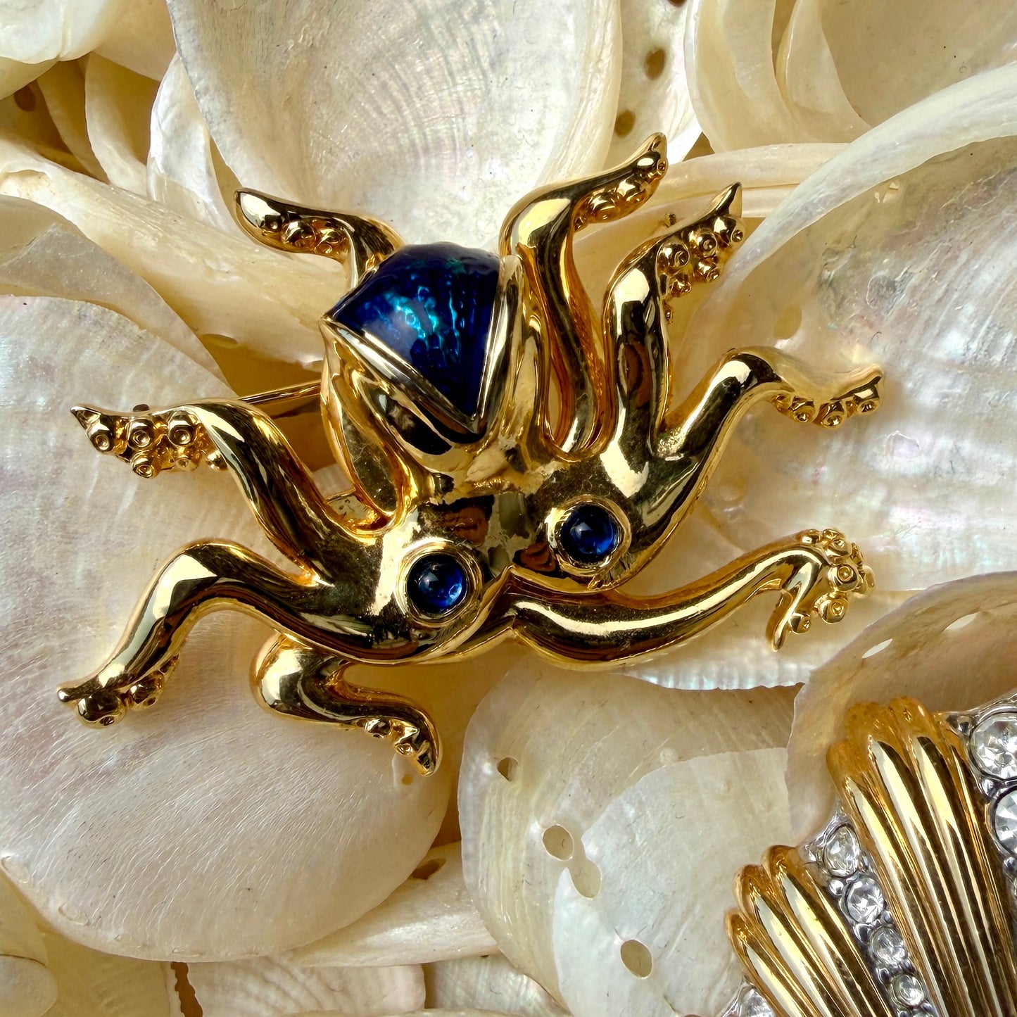 1990s Gold Plated Octopus Brooch - Cabouchon